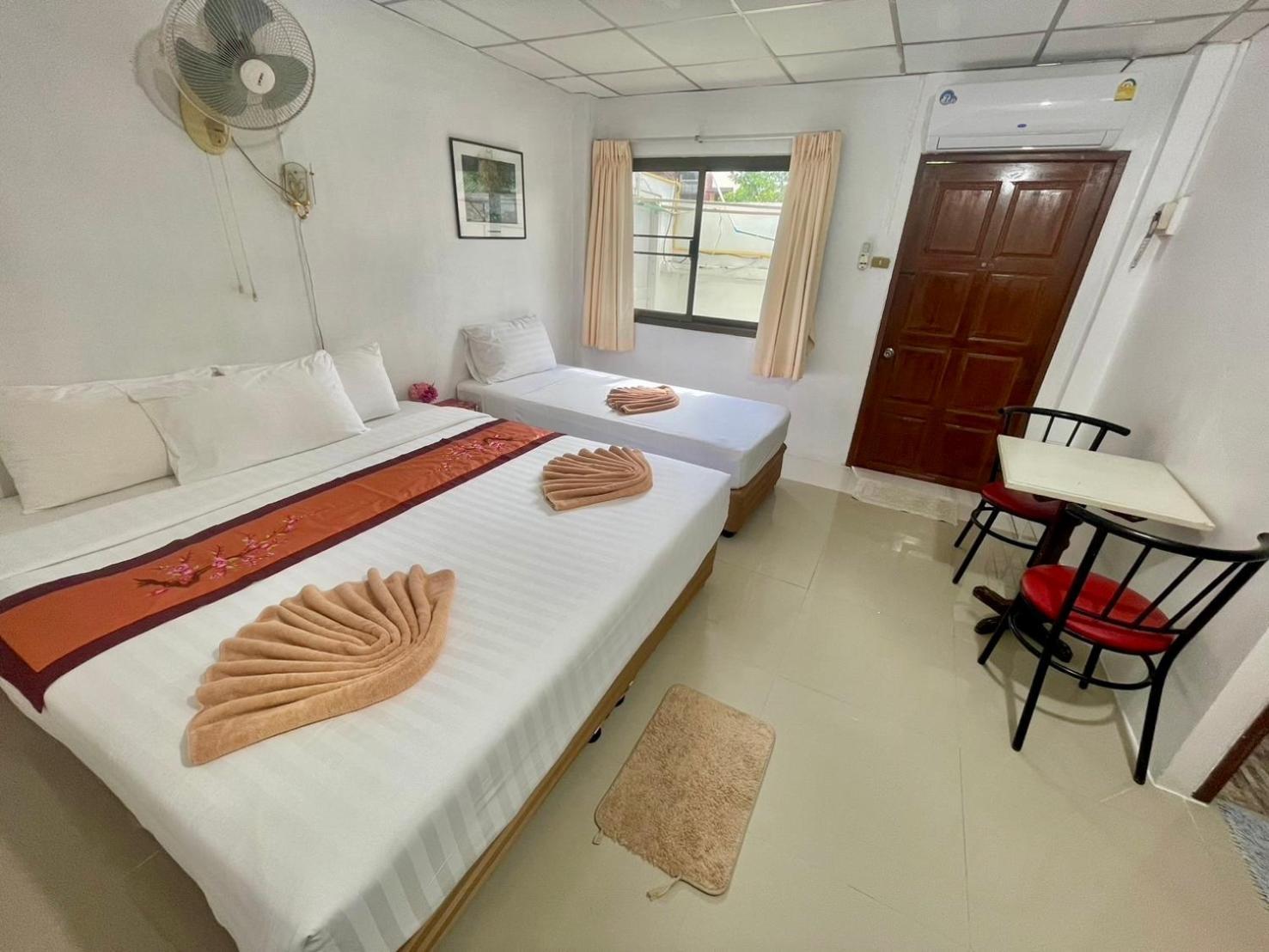 Jj Karon Beach Hotel Екстериор снимка