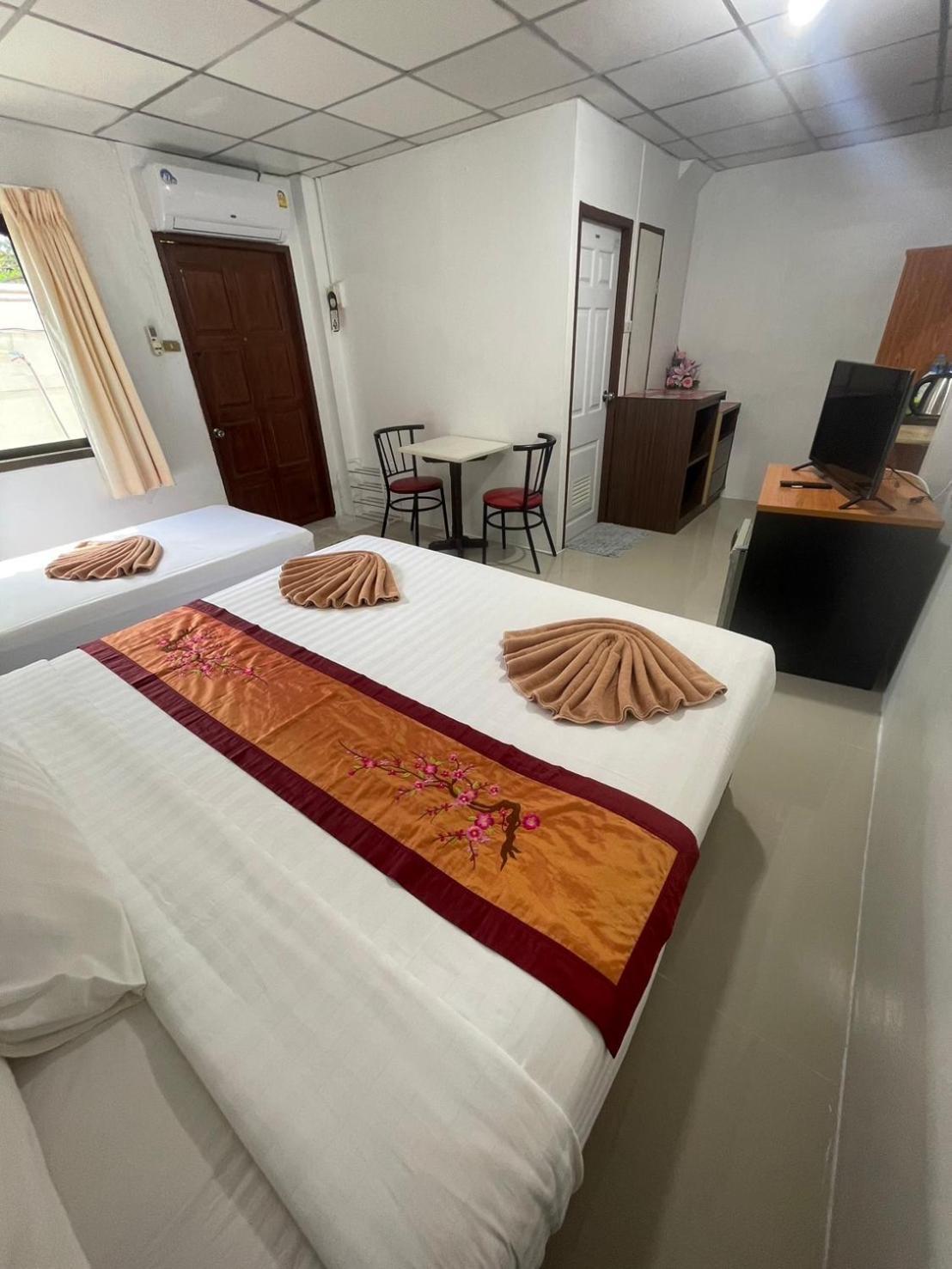 Jj Karon Beach Hotel Екстериор снимка