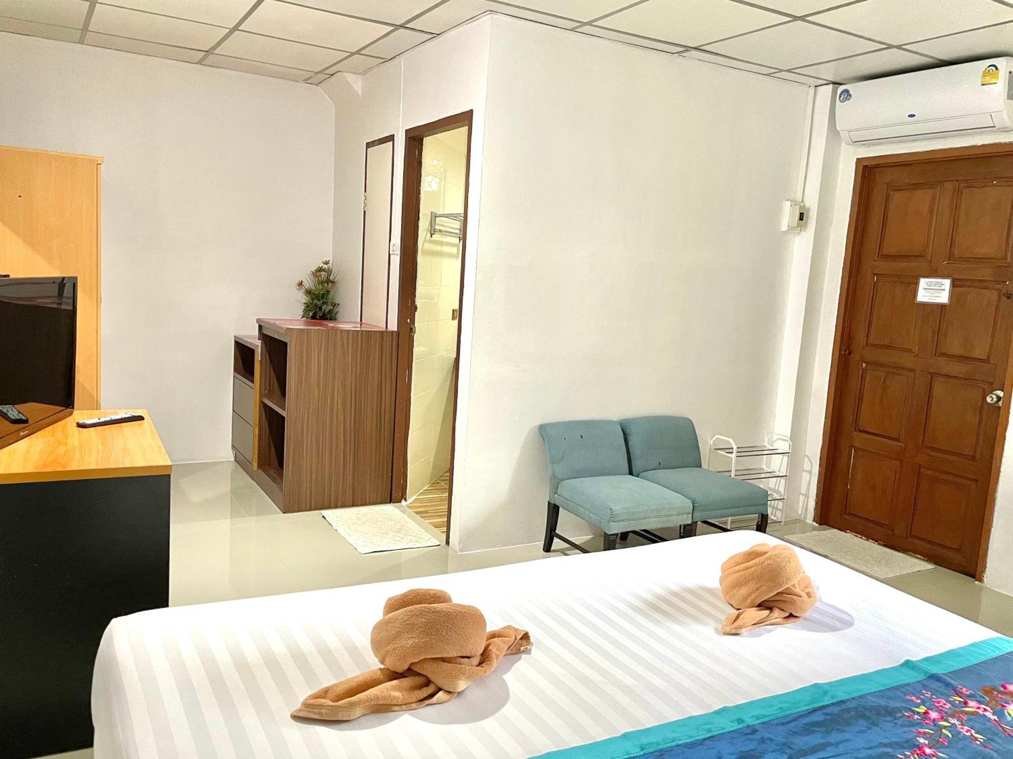 Jj Karon Beach Hotel Екстериор снимка