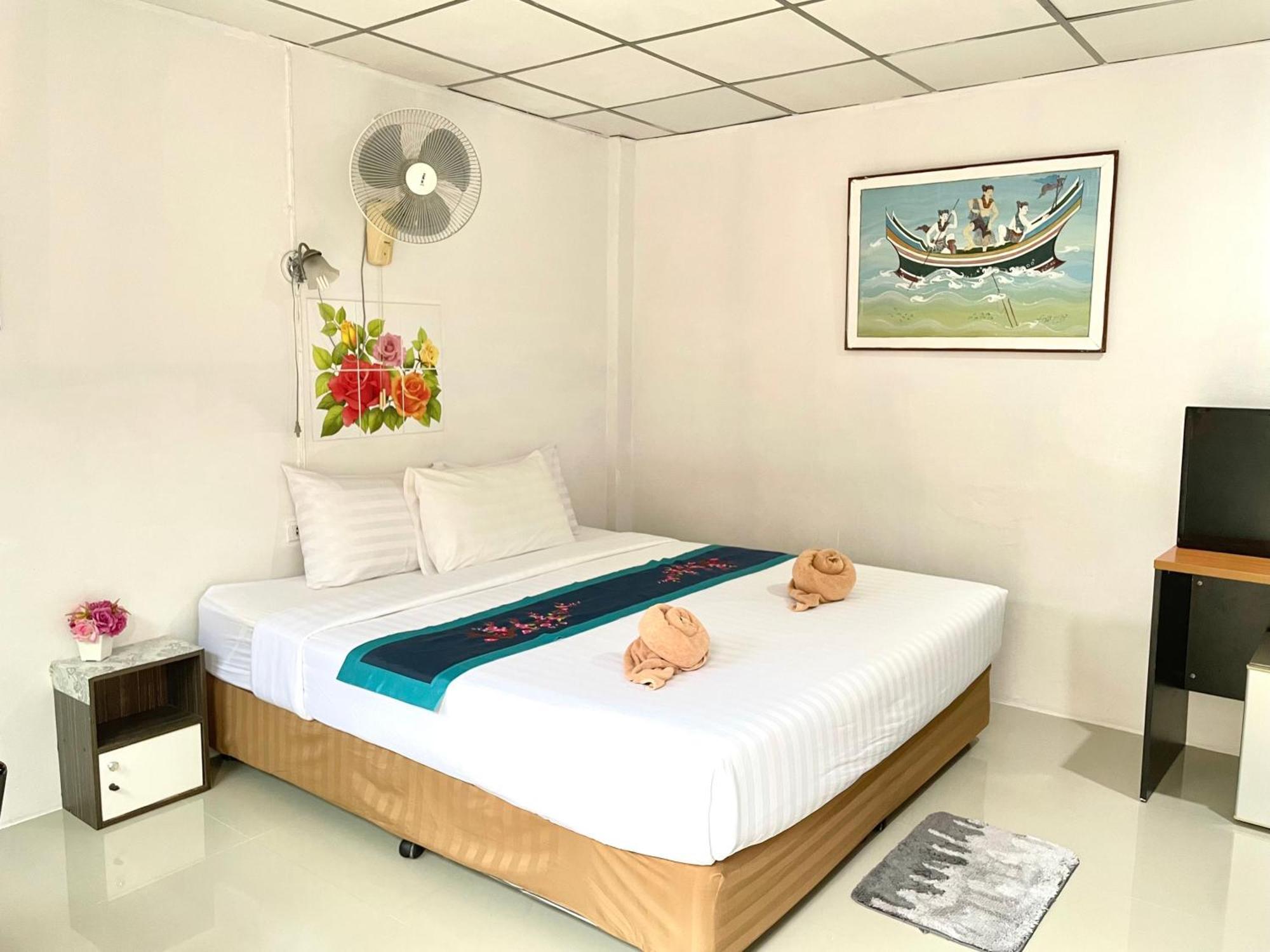 Jj Karon Beach Hotel Екстериор снимка
