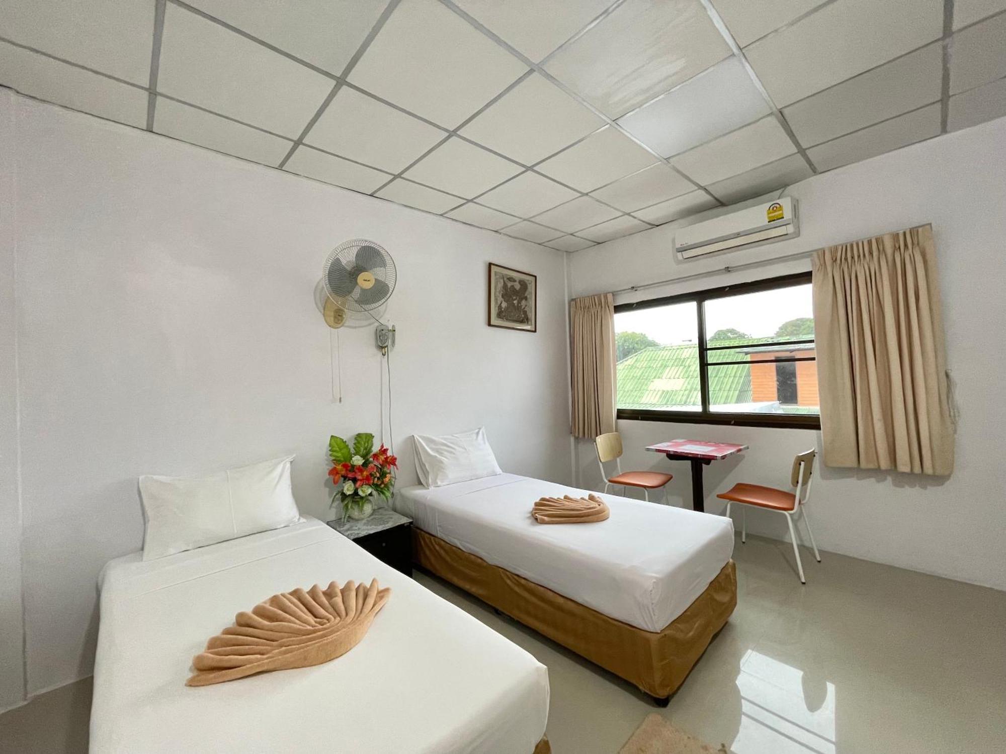 Jj Karon Beach Hotel Екстериор снимка