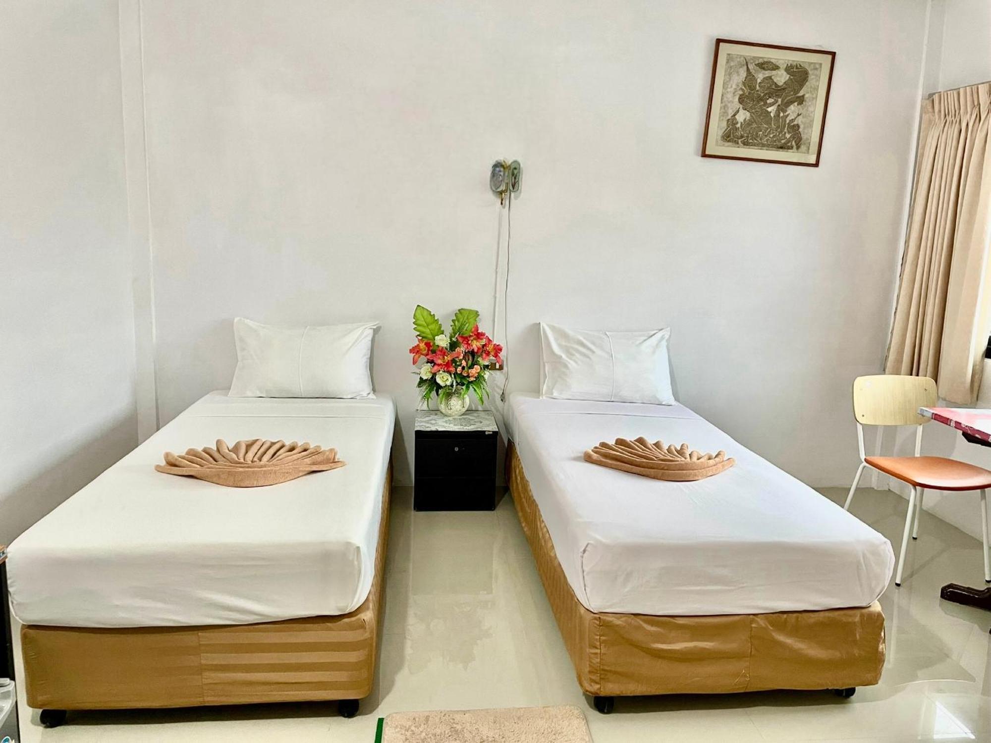 Jj Karon Beach Hotel Екстериор снимка
